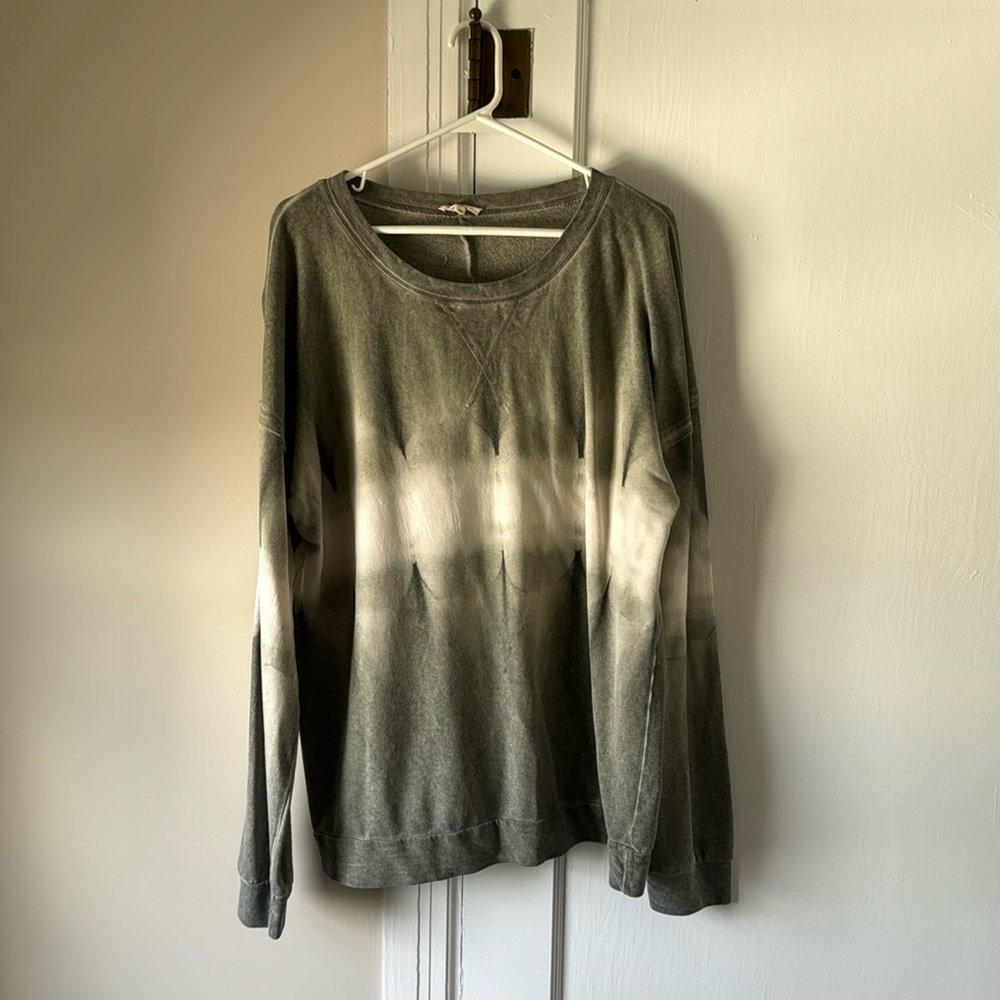 Tie-dye sweatshirt
